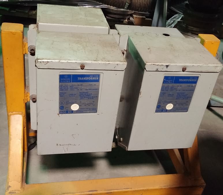 G.E. Step Down Transformer, 3 KVA, 600-120/240v,